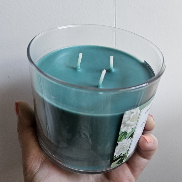 Huntington Home Gardenia Scented 3-Wick Candle - Picture 5 of 6